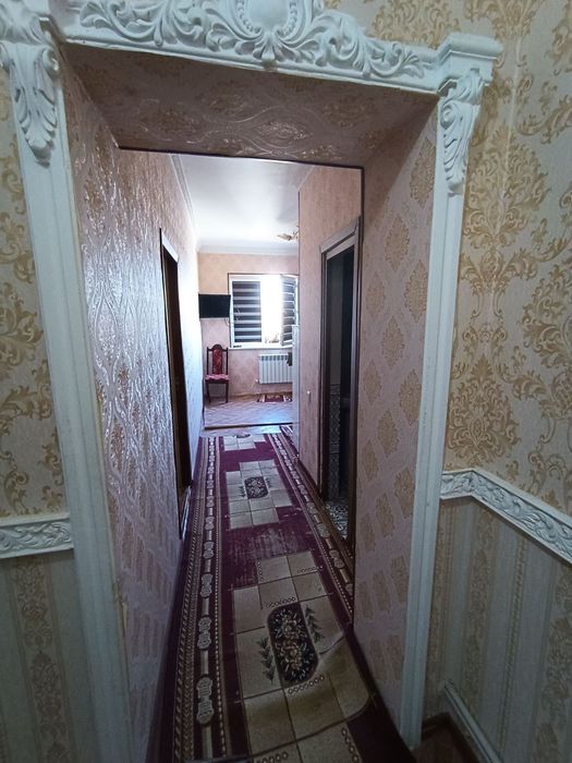 Продаётся 1-комнатная кирпичная квартира в Чирчике