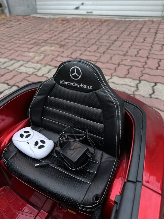 Акумулаторна кола Mercedes-Benz DK- SL63 червен