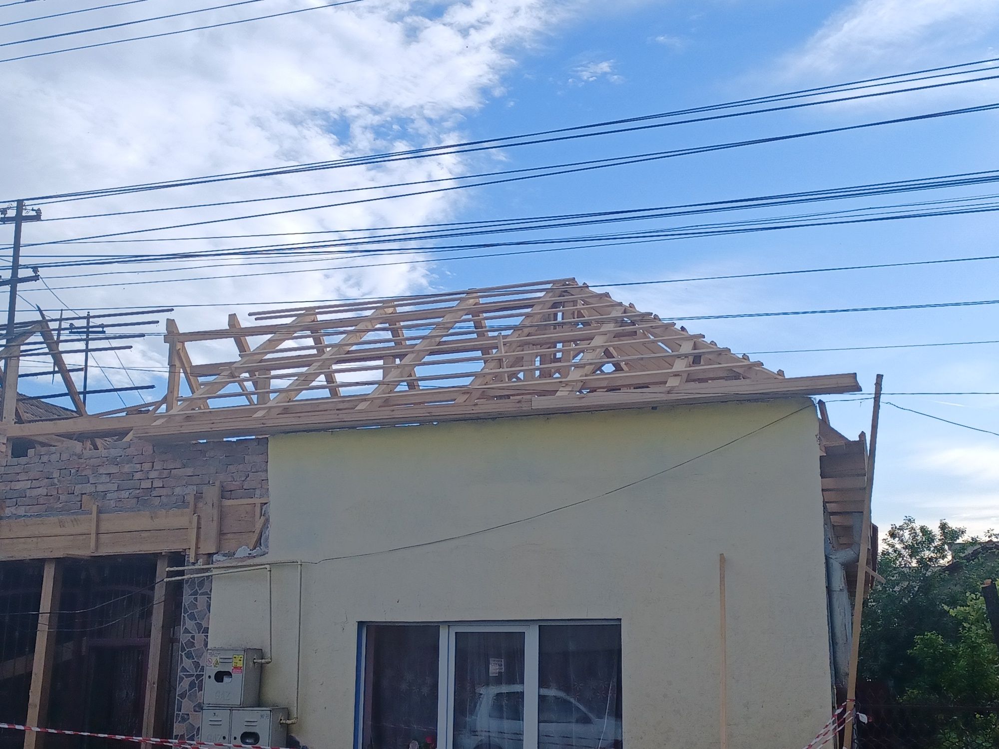 Firmă Autorizată – Acoperișuri, Dulgherie, Izolații și Montaj Burlane