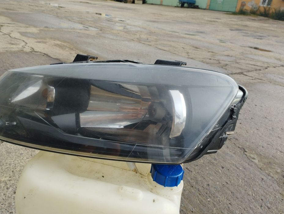 Ляв фар за VW polo 2016