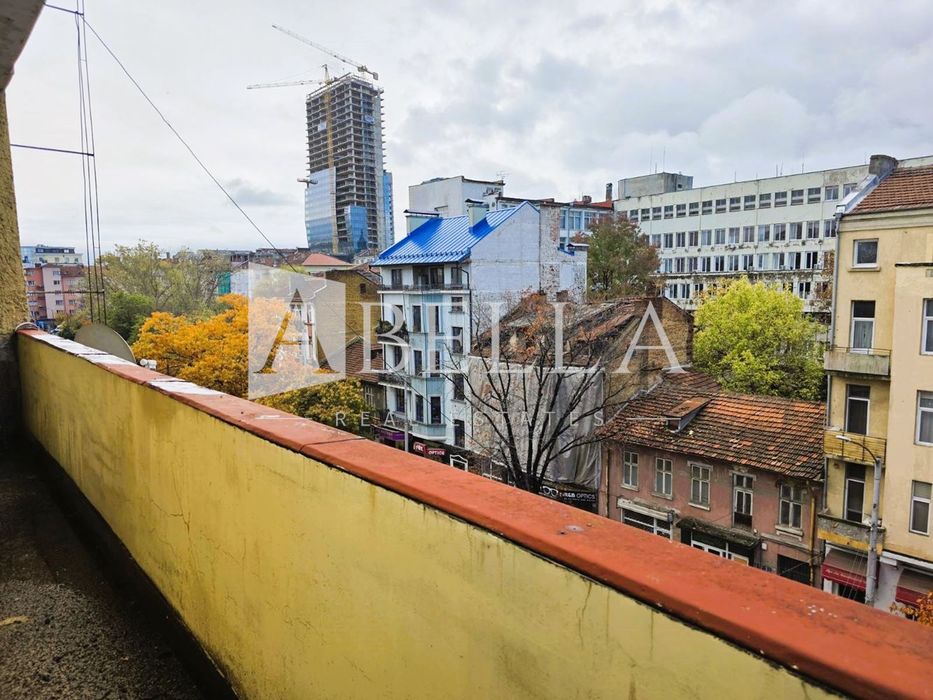 3-стаен в София-Център площ 72 цена 235000