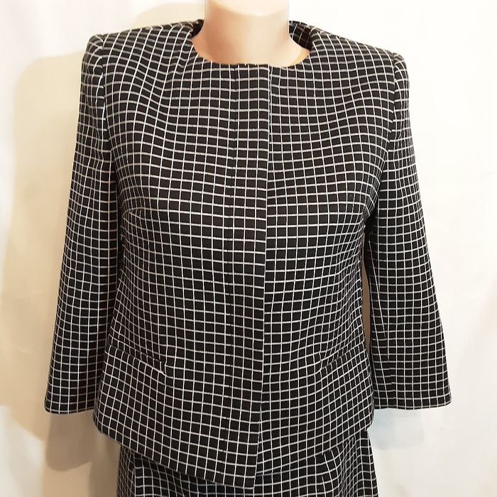 Женские костюмы на подкладе