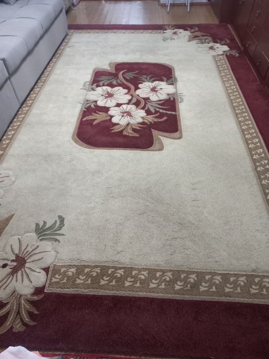 Продам ковер 2.5 × 4