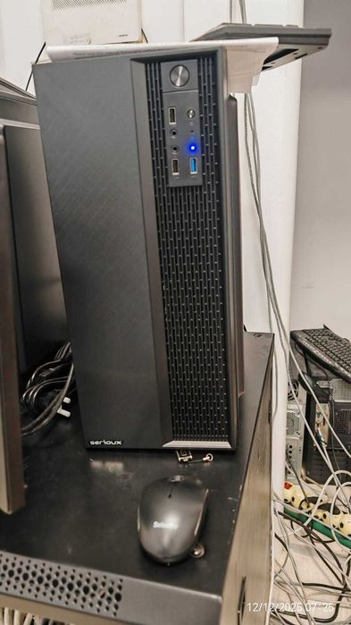 Calculator procesor Intel 20 nuclee fizice / 40 fire executie