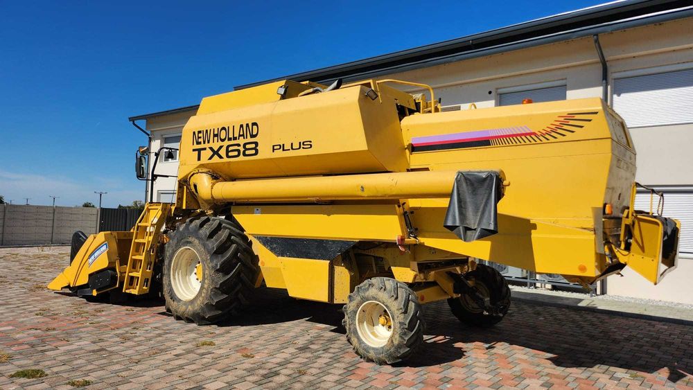 Combina New Holland TX68