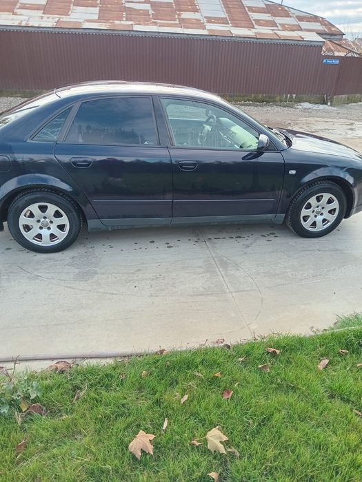 Vând Audi A4b6 în stare bună!