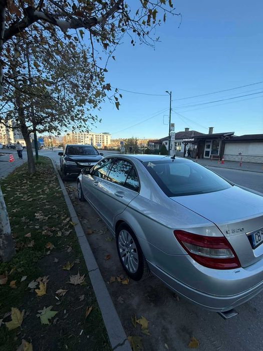 Мерцедес С320 2008 година