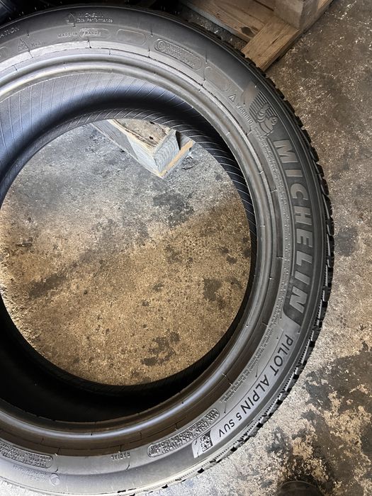 2 anvelope iarna 235/45/20 , Michelin , DOT 2022 , 7.8 mm