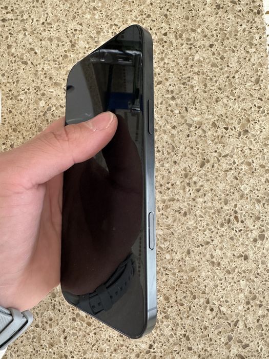 iPhone 16 Pro Max, Black Titanium- pret fix