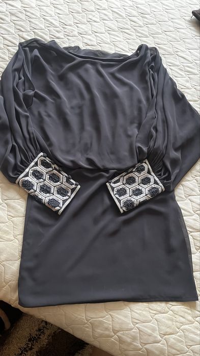 Дамска рокля с широки ръкави и подплата