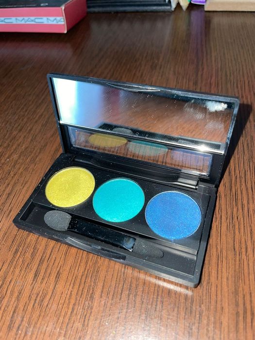 Produse make up folosite foarte puțin