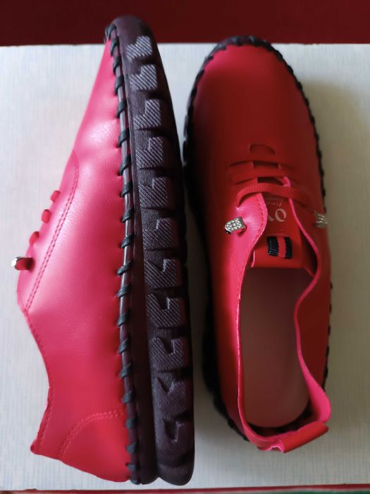 Женская обувь 40 р-ра новая мокасины, кеды, лоферы, цена разная.