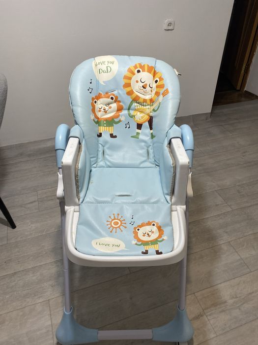 Детский стульчик купили вчера