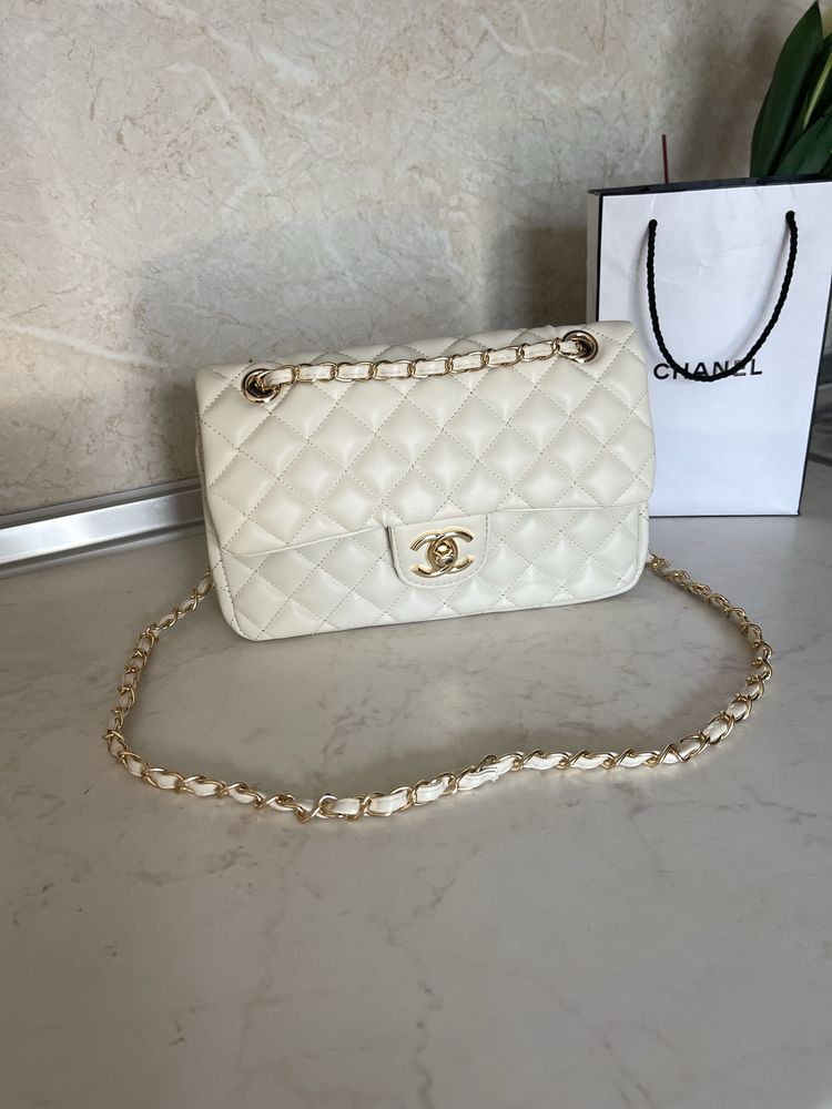 Чанта Chanel Classic flap екрю