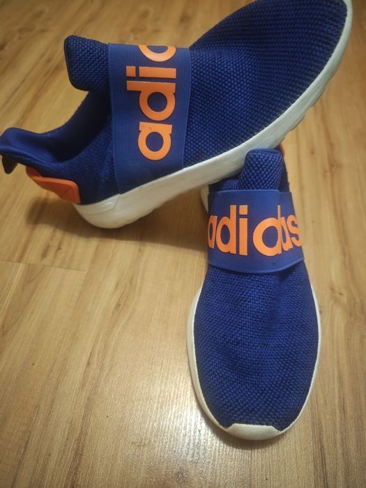 Маратонки adidas:- номер 39 1/2 - 30 лв.