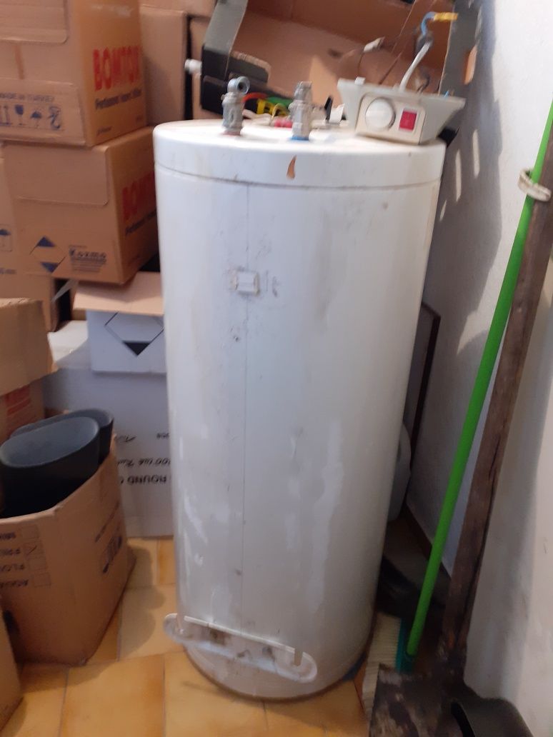 Бойлер 120л Елдом.3 kw.Вертикален.