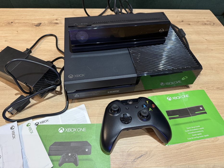 xBox One (1540) + senzor Kinect + 1 consolă wireless