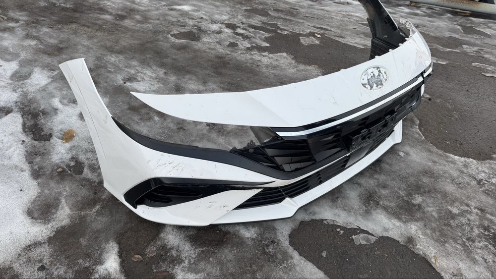 Передний бампер на Hyundai Elantra 24-25