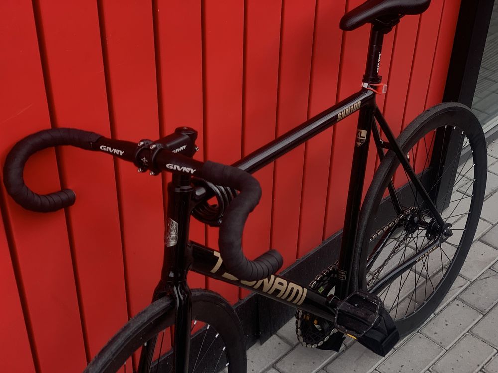 Fixed gear/fix tsunami snm 100
