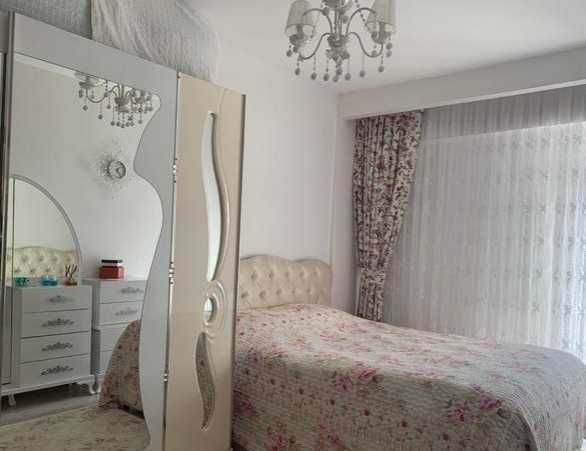 Дава се под наем Тристаен апартамент в Пловдив, Остромила - 78 кв.м за 188.7 € - Снимка #1