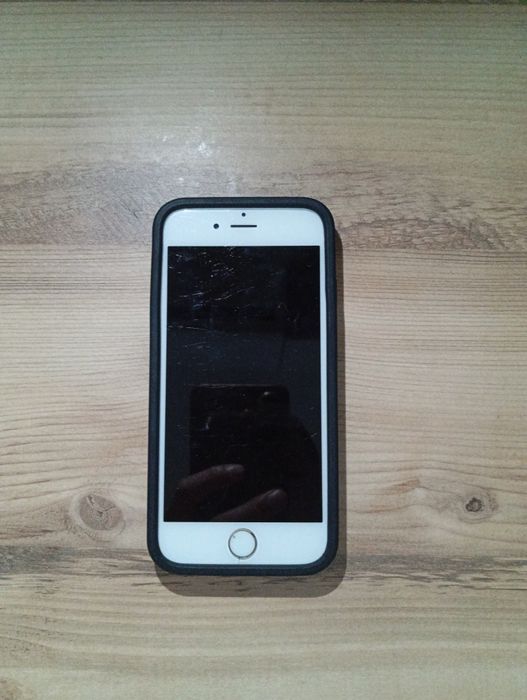 Продам   айфон.  6