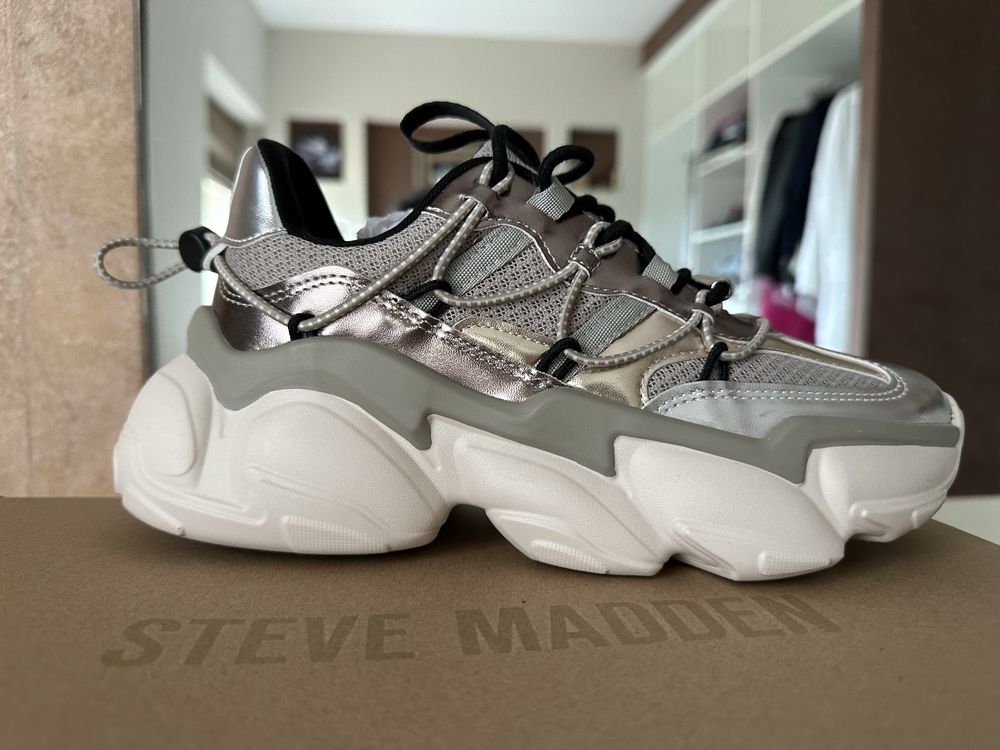Сникърси Steve Madden
