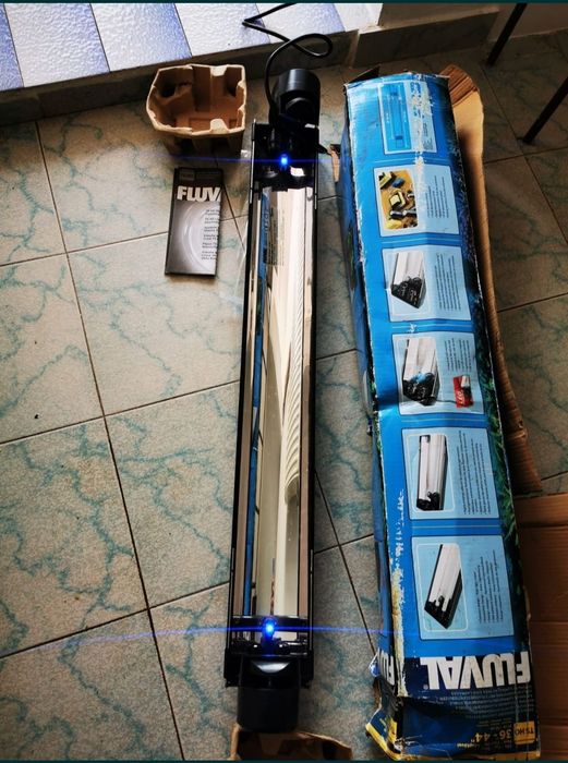 Vând lampa acvariu Fluval T5 H0 cu led albastru de veghe