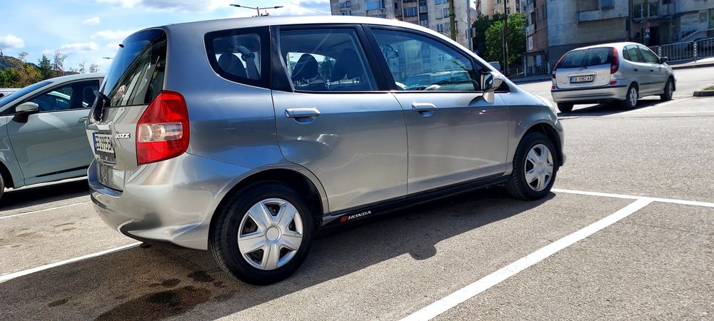 Honda Jazz 1. 4i automat