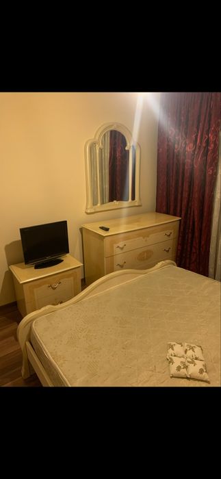 Vand mobilier dormitor , cadou salteaua de pat!