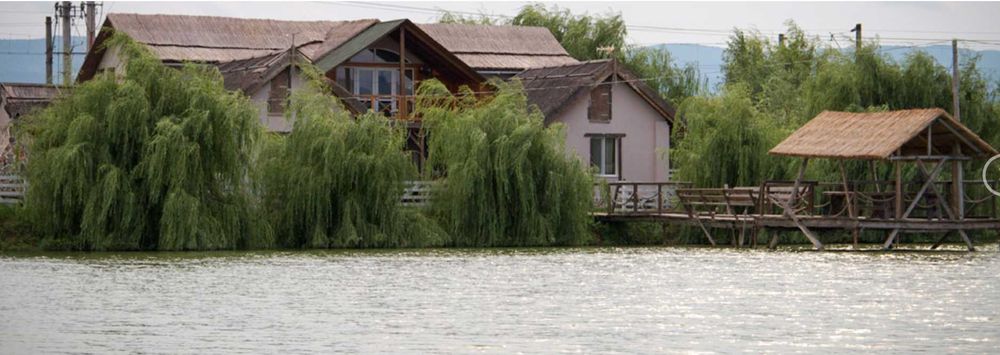 Iaz/lac cu teren si casa ranch - Potential afacere