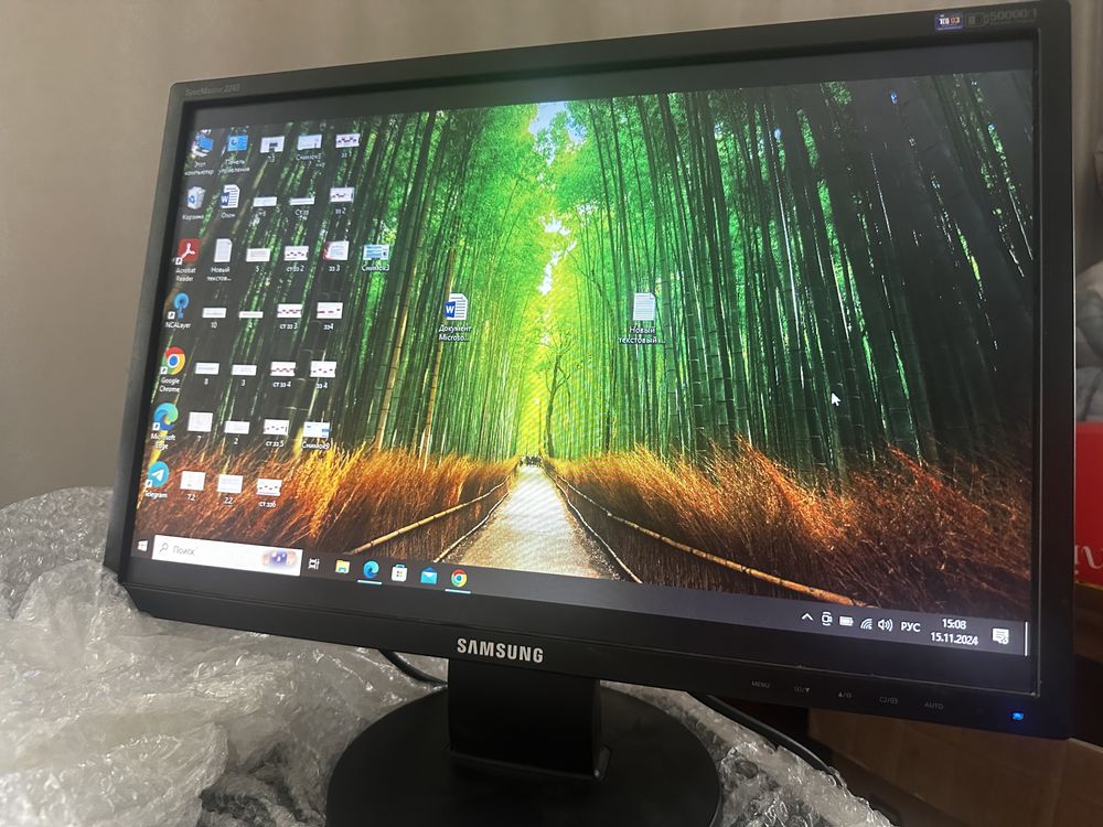 Монитор Samsung
