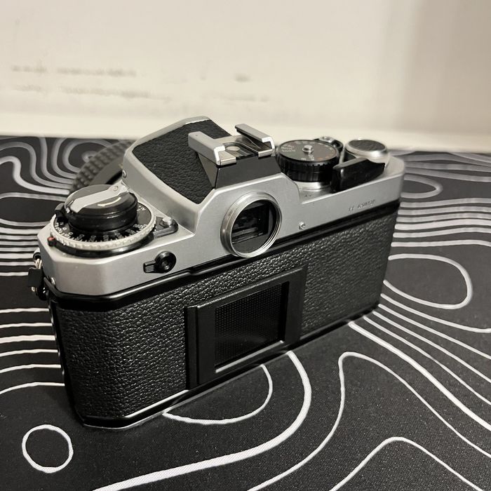 Nikon FE cu Nikkor ai 35mm f2