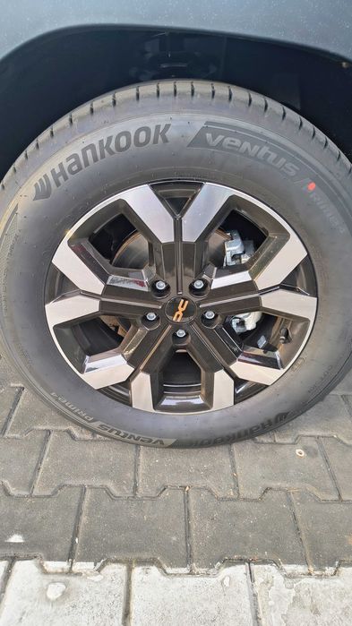 Vând anvelope vară 215,65,R17 99H Hankook