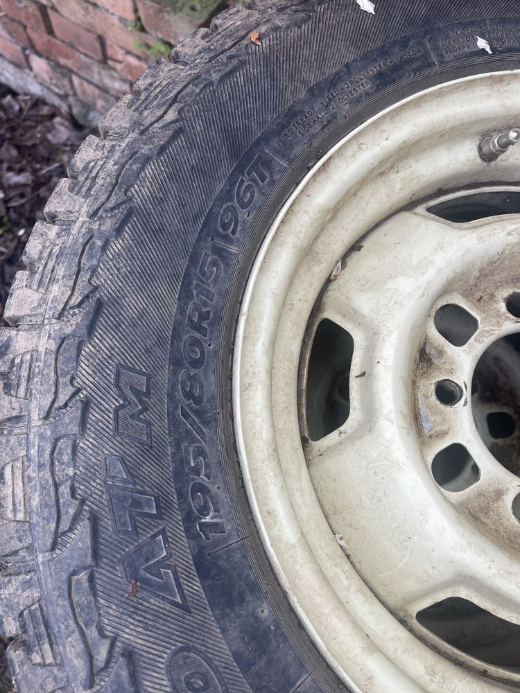 Гуми с джанти за джип Hankook 195/80r15