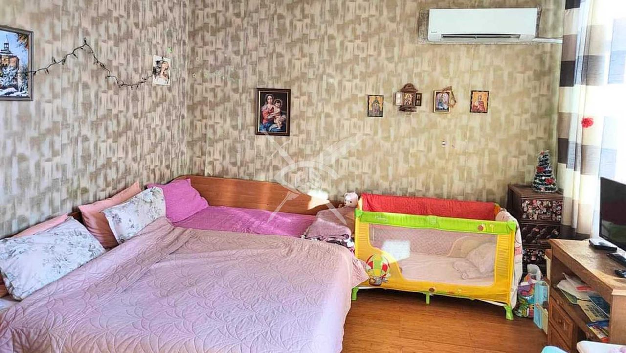 Продава се Етаж от къща в София, Център - 171 кв.м за 1913 €/кв.м - Снимка #4