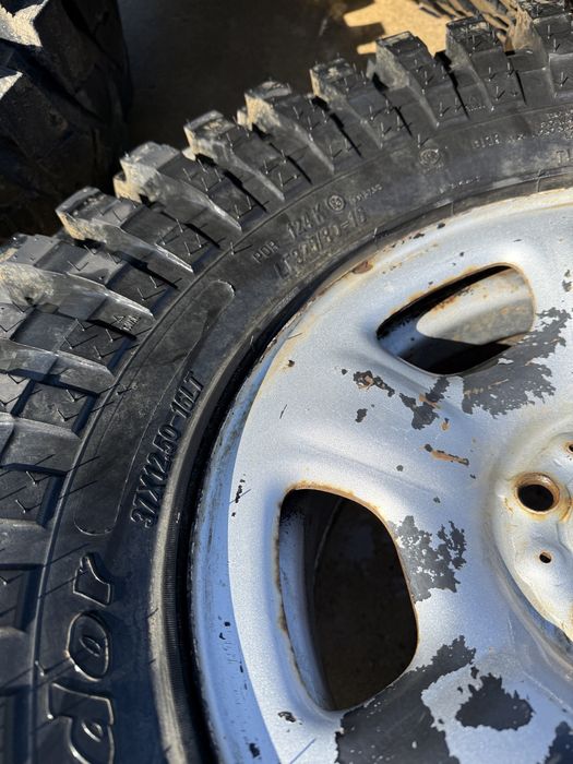 Джанти с гуми 37х12.5 р16