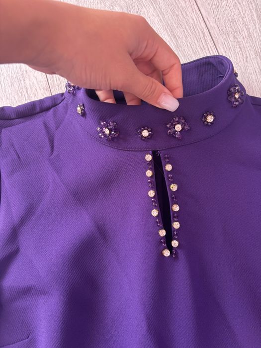 Лилава модерна рокля