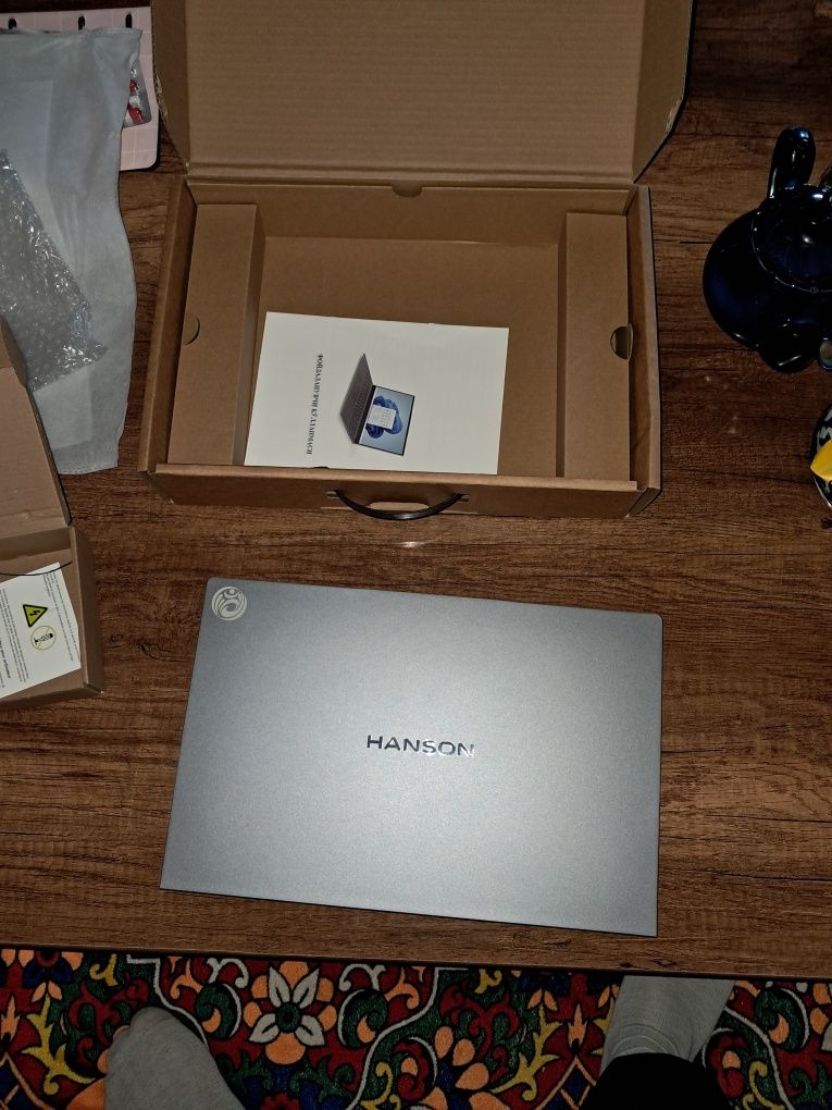 Hanson laptop 15.6 TRX HS notebook sotiladi. Narxi kelishtiriladi
