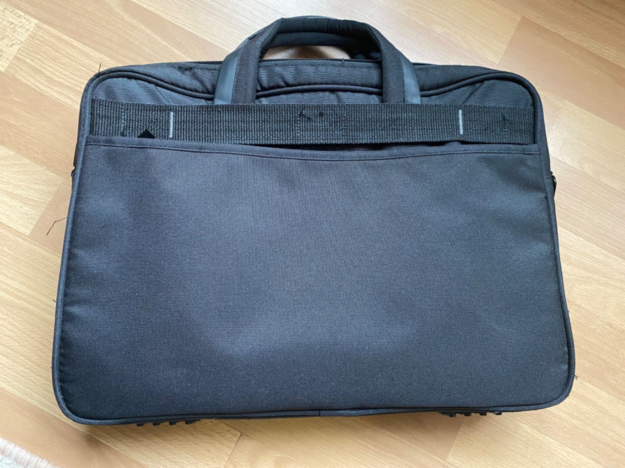 Чанти за лаптоп HP 16"