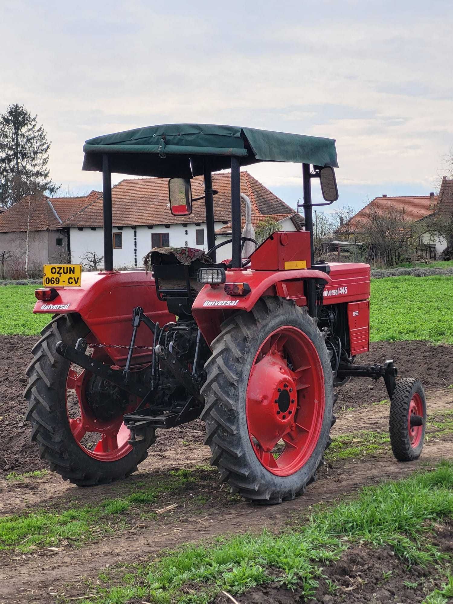 Tractor UTB 445 varianta înaltă