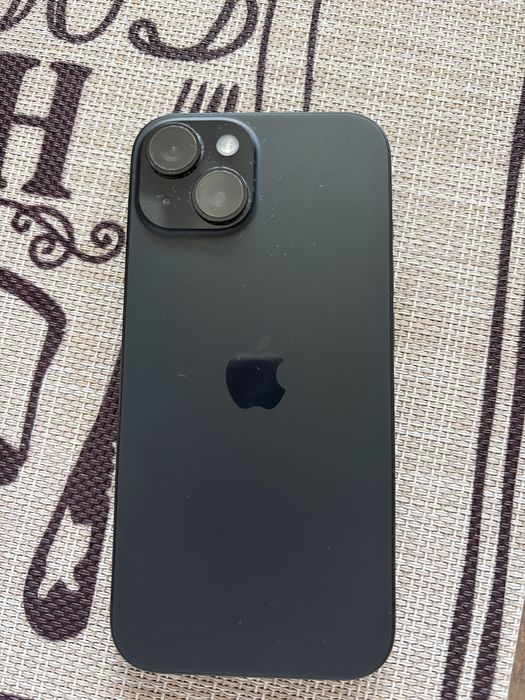 Iphone 15 128 GB със спукан дисплей