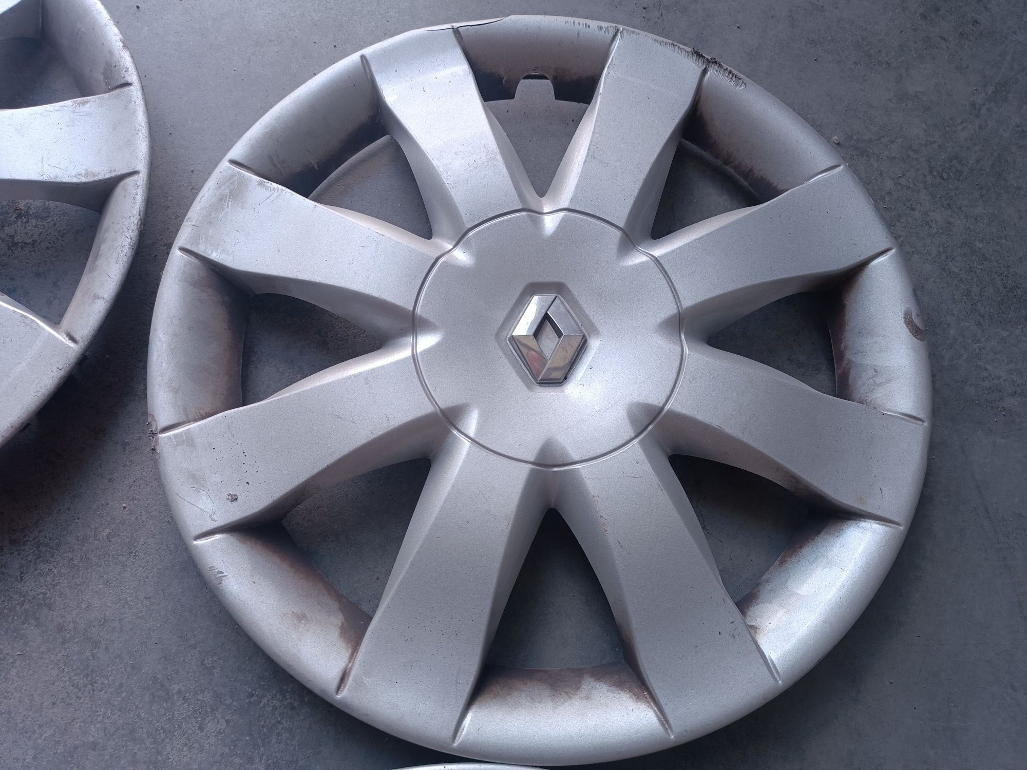 Оригинални тасове Renault 15 цола