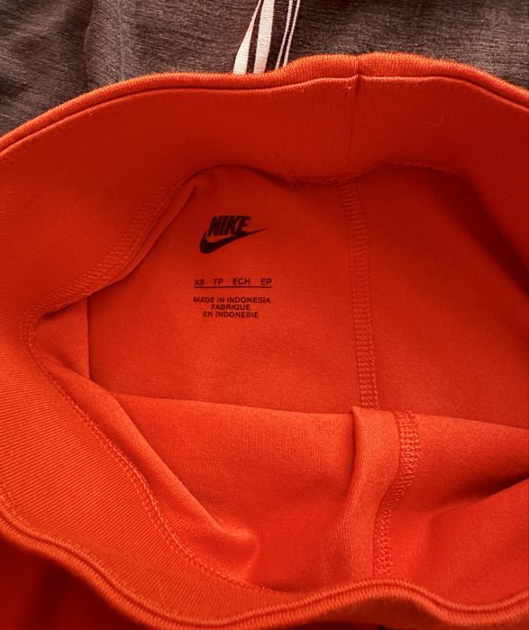 Дамски спортен клин Nike