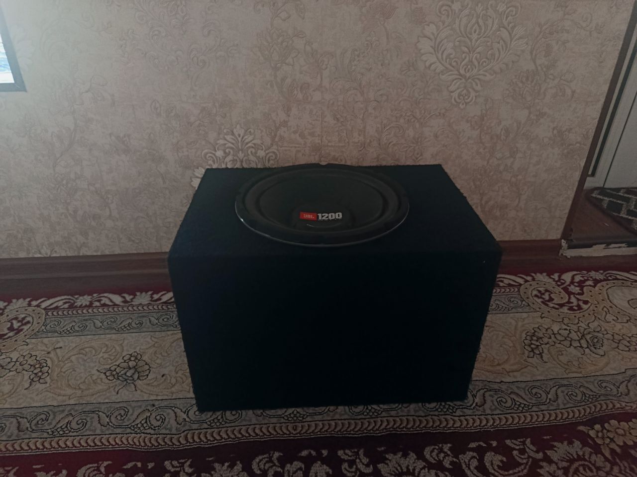 Сабуфер  JBL1200
