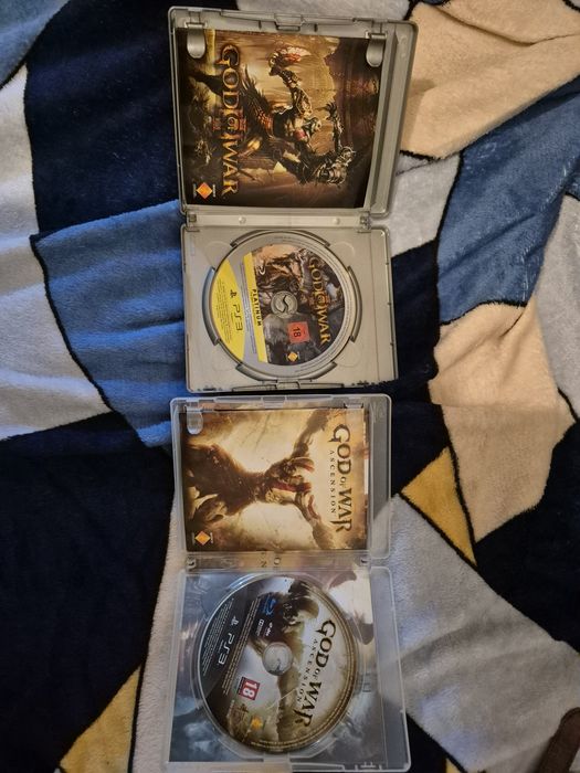 Vand god of war 3 si ascension pentru ps3