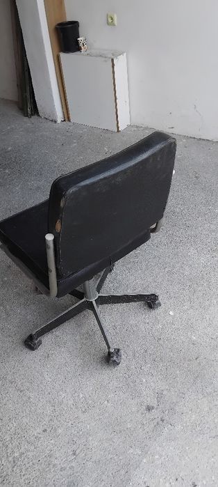 Стол въртящ се кожен