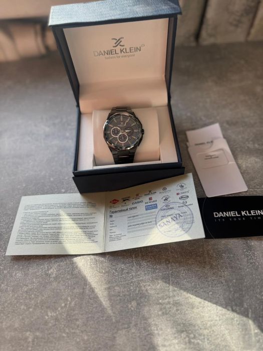 Кварцевые часы наручные