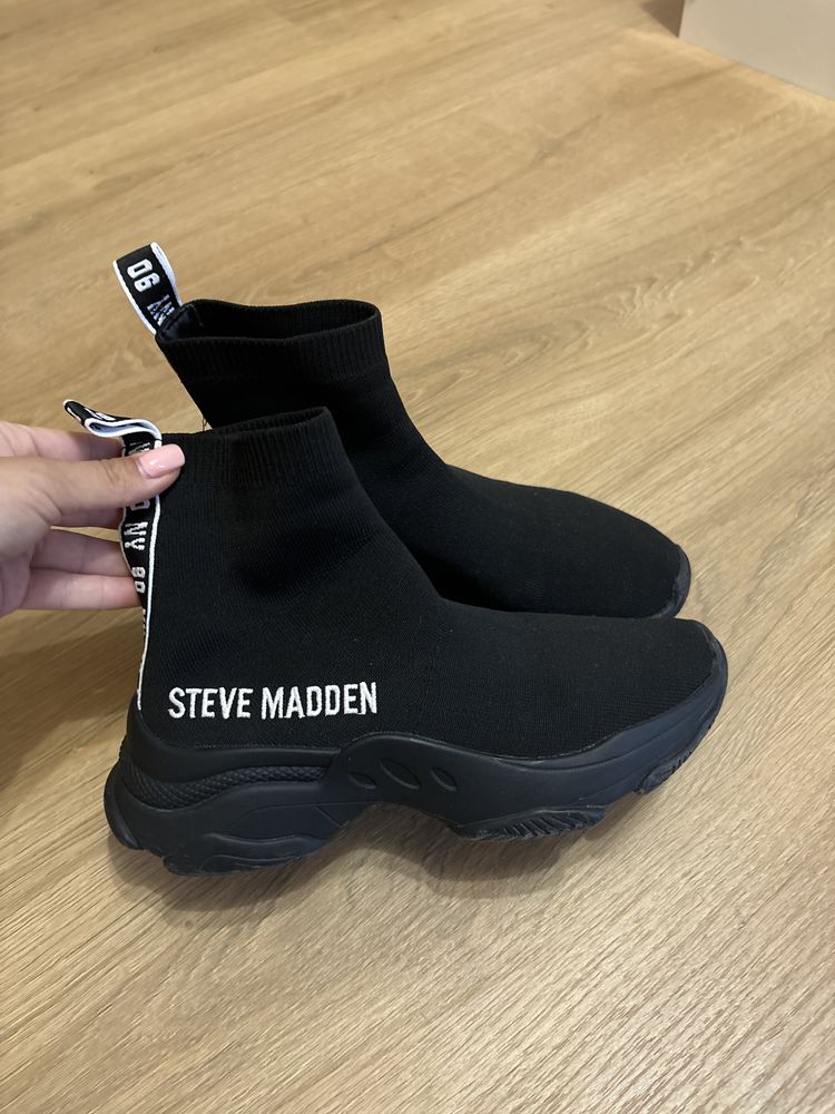 Сникърси Steve Madden