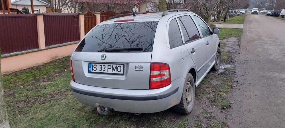 Vând Skoda Fabia