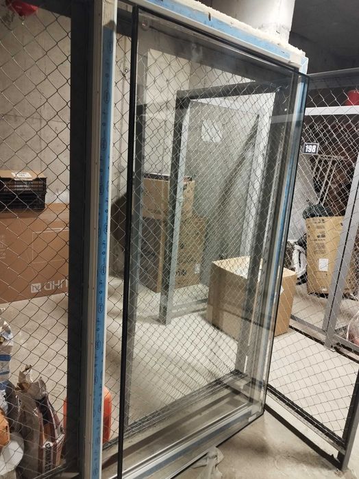 Пластиковая дверь, окно б/у